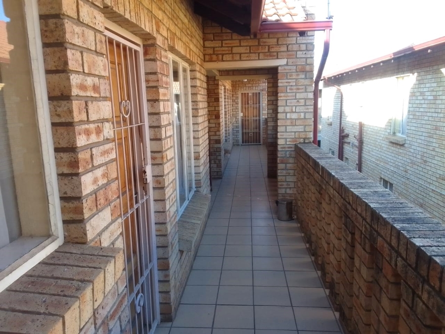 1 Bedroom Property for Sale in Rustenburg Central North West